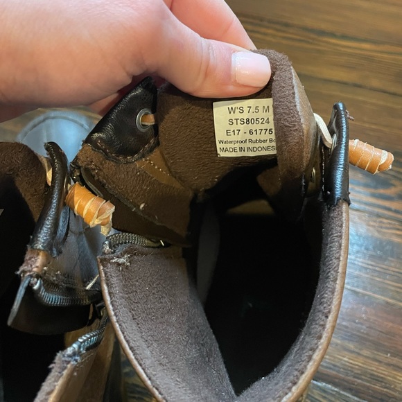 Sperry Duck Boots - Picture 10 of 12